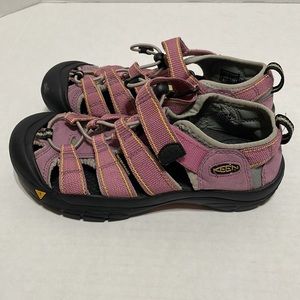 Keen Sandal Water Hiking Shoes Girls  Size 4 Pink/Grey/Black Waterproof Washable